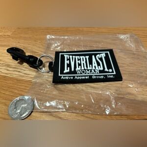 New Everlast Keychain in black & white